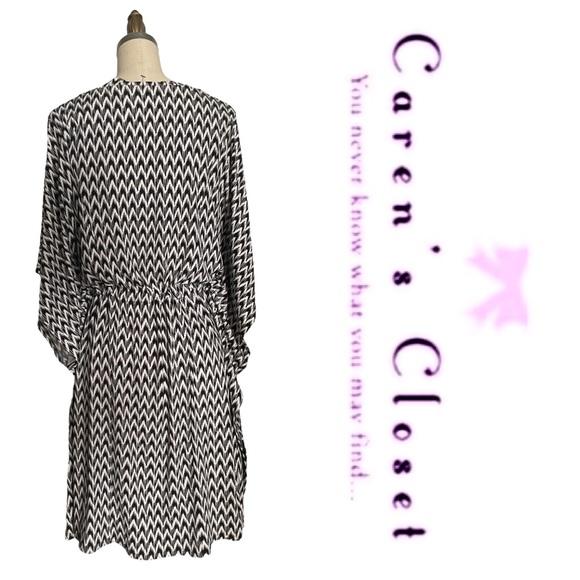 Calvin Klein Black & White Chevron Print Butterfly Sleeve Dress / Tunic. - Picture 6 of 6